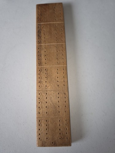 Vintage wooden cribbage board - vintage,