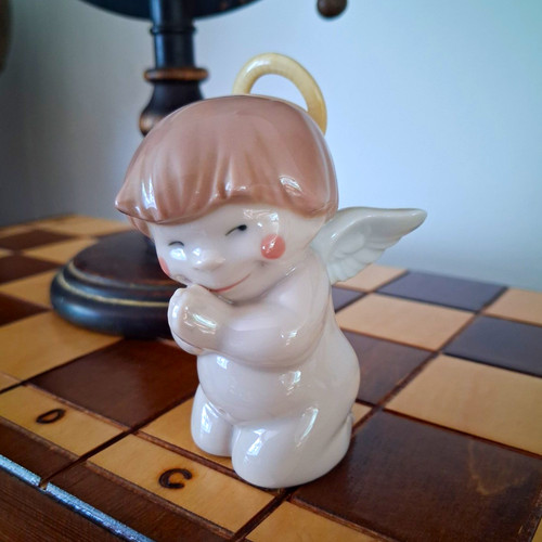 Nao lladro cheeky cherub - lladro,