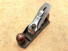 A REFURBISHED VINTAGE STANLEY BAILEY No 4 PLANE, SHARP, SET UP AND READY TO USE.