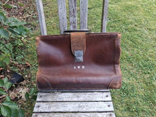 Vintage brown leather doctor - vintage,