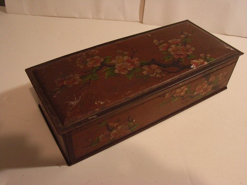 Vintage biscuit tin - tin, blossom