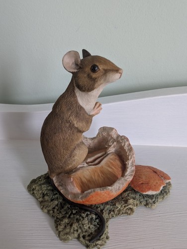 Border fine arts - mouse, on