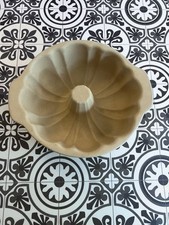 PAMPERED CHEF Stoneware Fluted