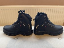 Arco Essentials black