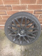 Momo Revenge 17 Inch Wheel Set