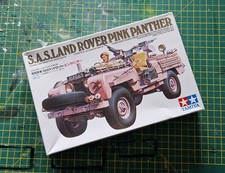 TAMIYA SAS LAND ROVER PINK