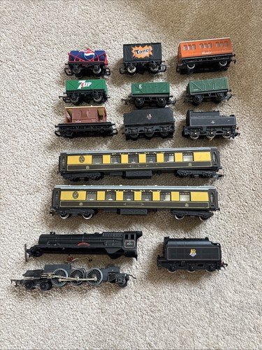 Locomotive carriages hornby - &,