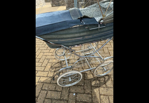 Royal coach built pram