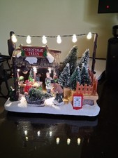 Lumineo Christmas Village, Christmas Tree Shop