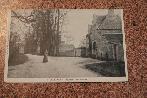 Broadway olde court - court, house