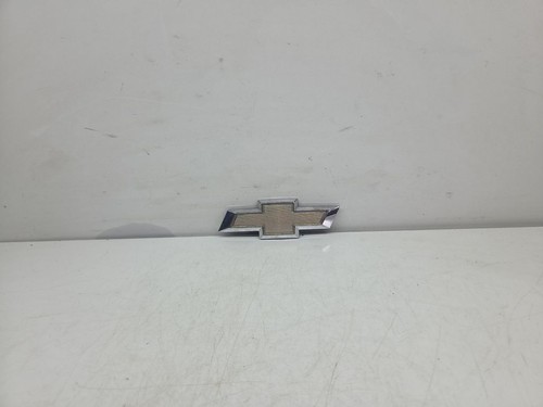Chevrolet captiva 2014 badge - chevrolet,