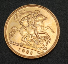 1982 Queen Elizabeth Half Sovereign Coin, 22ct Gold, 3.99 grams, Excellent