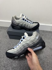 UK 7 / US 8 / EU 41 - Nike Air