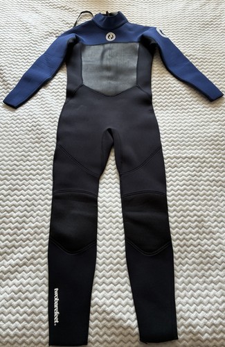Two bare feet long - , wetsuit