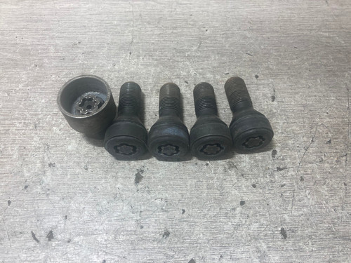 2007 mini cooper locking wheel - 2007,