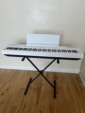 Yamaha P-115  Digital Piano 88 Keys Great Condition White With Stand