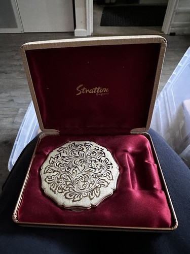 Vintage stratton silver - vintage,