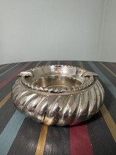 Vintage Solid Metal Ashtray – 721g – 14cm Diameter x 5cm Height Beautiful Design