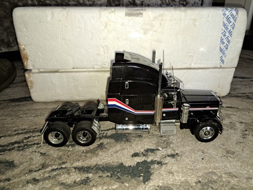 Franklin mint peterbilt lorry - mint,