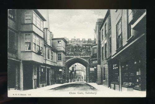 Salisbury close gate - salisbury,