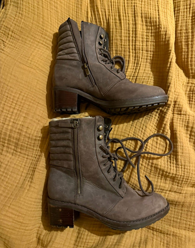 Women clarks brown leather - women’s,