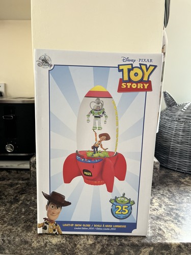 Disney store toy - store, snow
