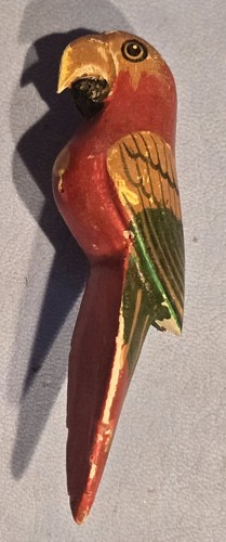 Wooden painted macaw - 3⅛",