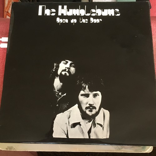 Humblebums open door billy - up,