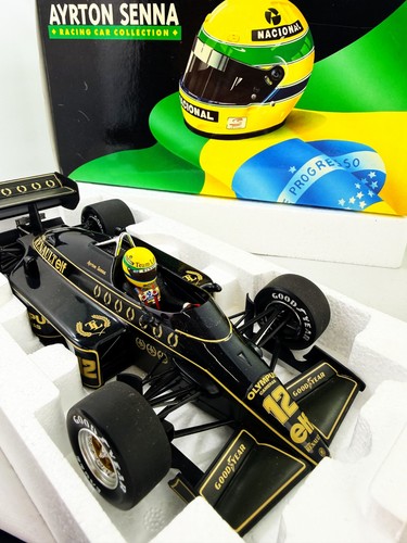 Minichamps 540 851812 - 1/18,
