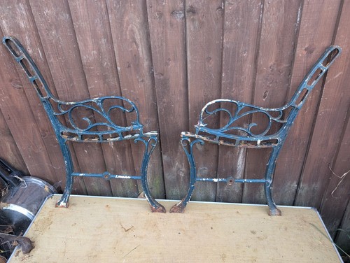 Vintage cast iron garden bench - cast,