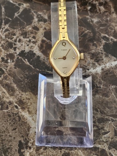 Ladies vintage timex watch - vintage,