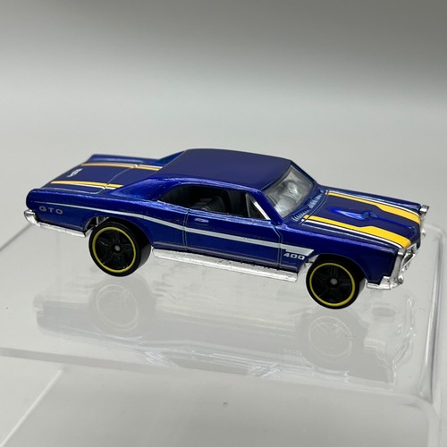 Hot wheels pontiac gto - hot,