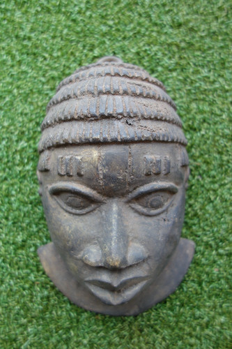 Benin bronze small face - benin, mask