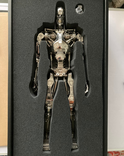 Hot toys the terminator - toys,