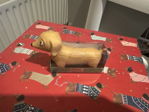 Stretch sausage dog - dog, /