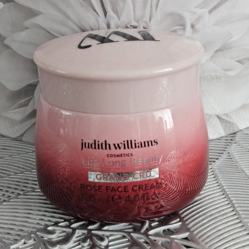 Judith williams new life - judith, long
