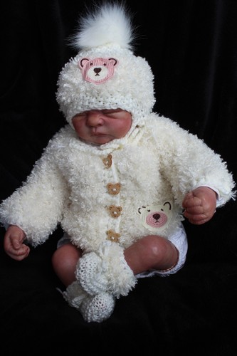 Lillbees hand knitted cream - knitted,