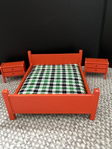 Vintage dolls house - vintage,