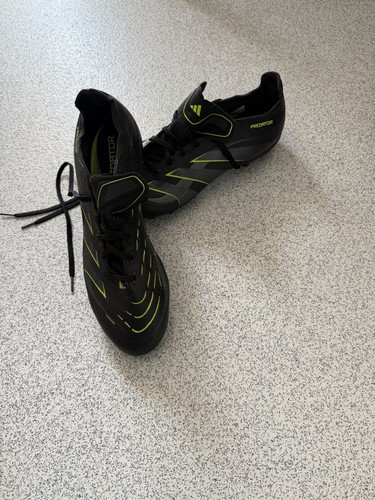 Adidas predator tongue - adidas, size