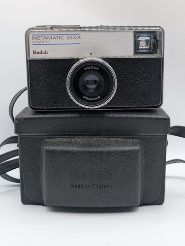 Kodak instamatic 233 camera - 233-x,