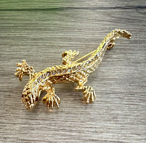 Gold tone lizard brooch - tone,