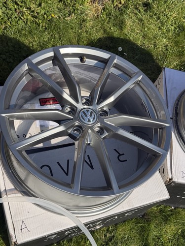 Genuine volkswagen golf r - 3,