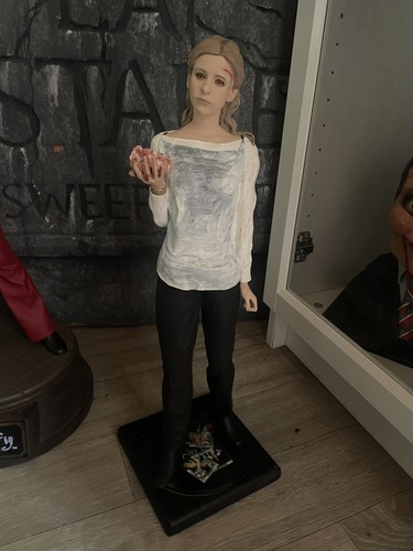 Buffy primeval statue - primeval,