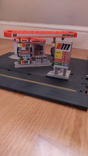 Matchbox fire gas station - gas,