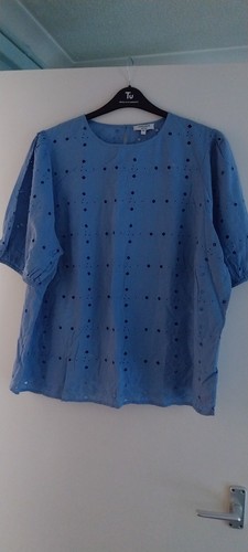 Ladies blue williams size - j, d