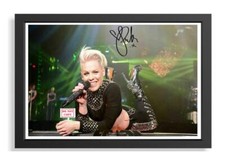 277) alecia beth moore pink