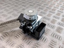 2021 TRIUMPH STREET TRIPLE R 765 ABS Pump T2025958