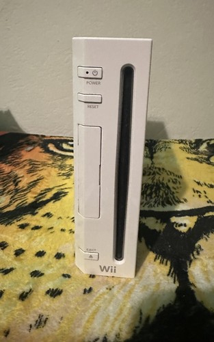Nintendo wii white console - white,