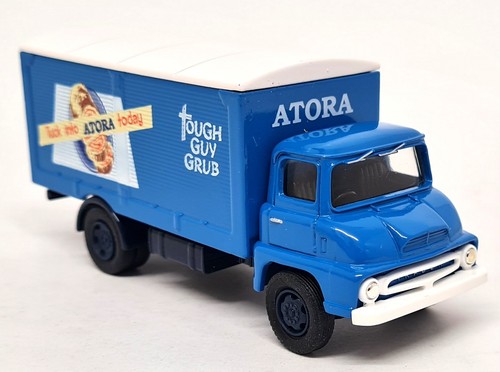 Vanguards ford thames - 1/64,