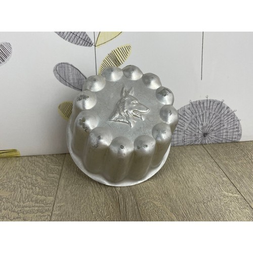 Dog design jelly mould